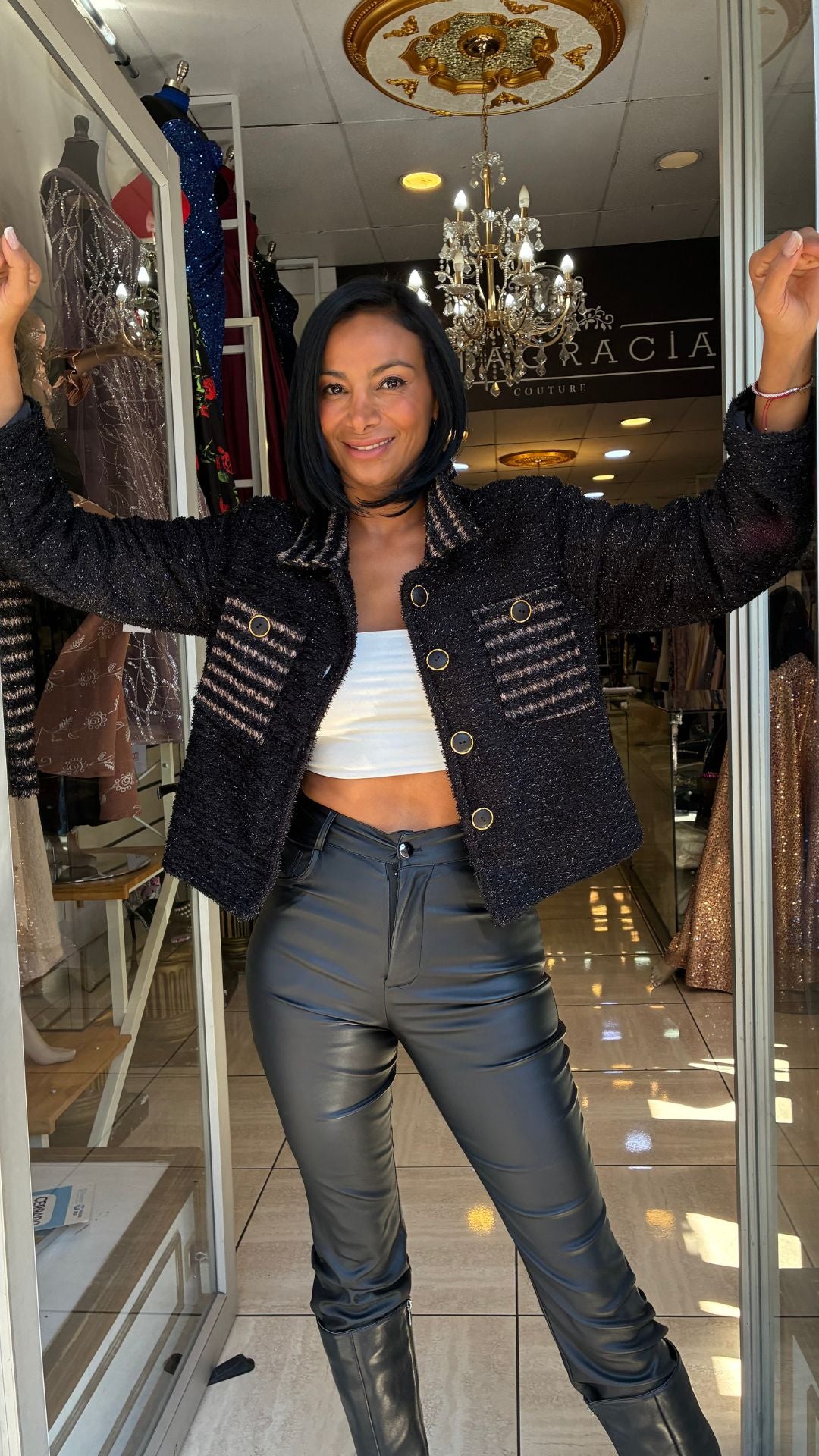 CHAQUETA EMMA NEGRA CORTA